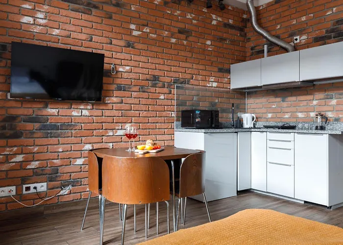 Urban Chic - Main Rail Station - Stylish Studio - K28